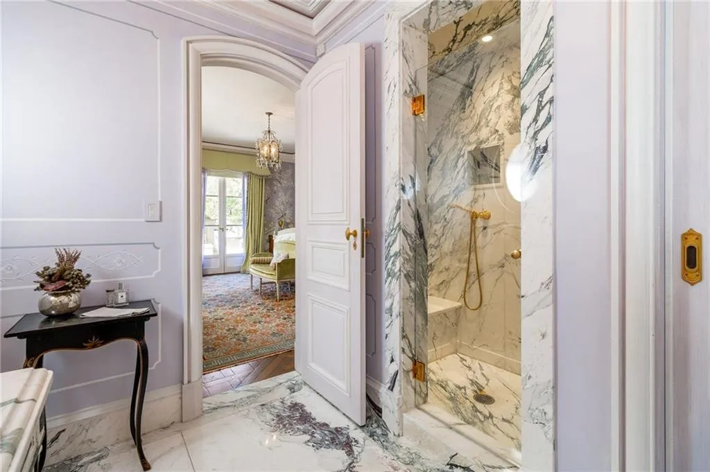 2288 Peachtree Road Nw Unit 6, Atlanta, Georgia 30305, 4 Bedrooms Bedrooms, ,5 BathroomsBathrooms,Residential,For Sale,2288 Peachtree Road Nw Unit 6,7679145