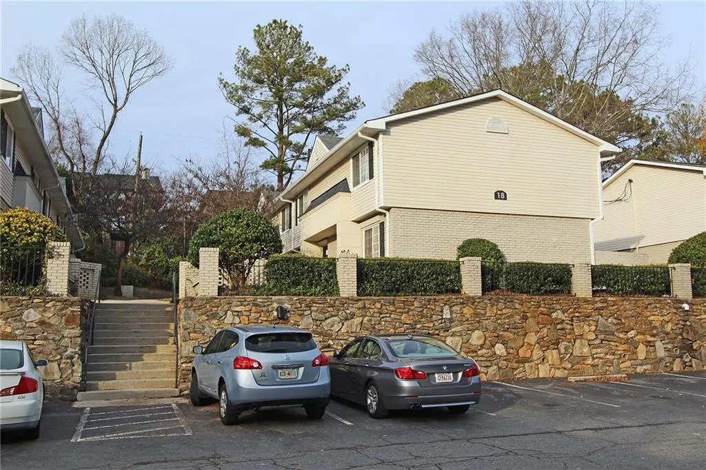 6940 Roswell Road Unit 18c, Atlanta, Georgia 30328, 1 Bedroom Bedrooms, ,1 BathroomBathrooms,Residential,Sold,6940 Roswell Road Unit 18c,5786416