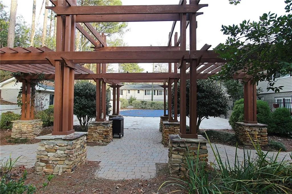 6940 Roswell Road Unit 18c, Atlanta, Georgia 30328, 1 Bedroom Bedrooms, ,1 BathroomBathrooms,Residential,Sold,6940 Roswell Road Unit 18c,5786416
