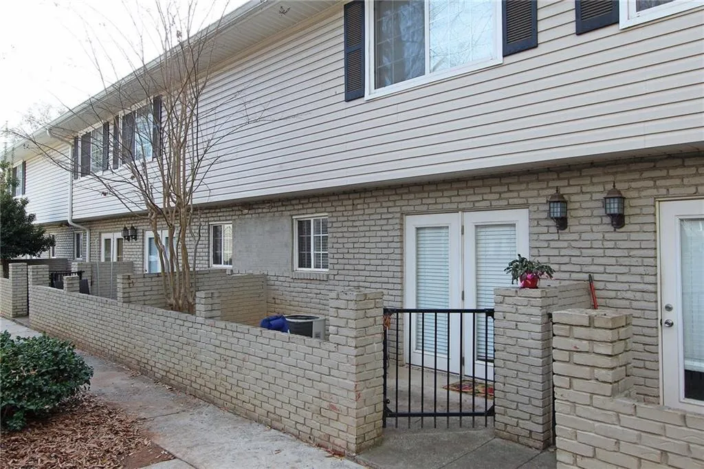 6940 Roswell Road Unit 18c, Atlanta, Georgia 30328, 1 Bedroom Bedrooms, ,1 BathroomBathrooms,Residential,Sold,6940 Roswell Road Unit 18c,5786416