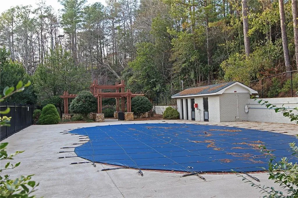 6940 Roswell Road Unit 18c, Atlanta, Georgia 30328, 1 Bedroom Bedrooms, ,1 BathroomBathrooms,Residential,Sold,6940 Roswell Road Unit 18c,5786416