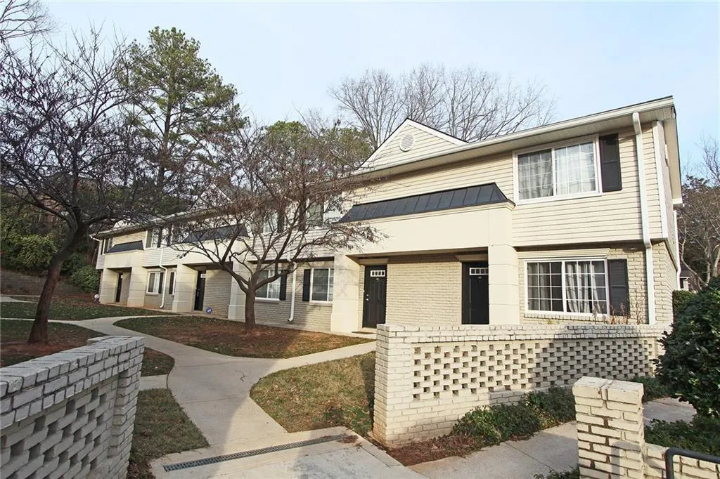 6940 Roswell Road Unit 18c, Atlanta, Georgia 30328, 1 Bedroom Bedrooms, ,1 BathroomBathrooms,Residential,Sold,6940 Roswell Road Unit 18c,5786416