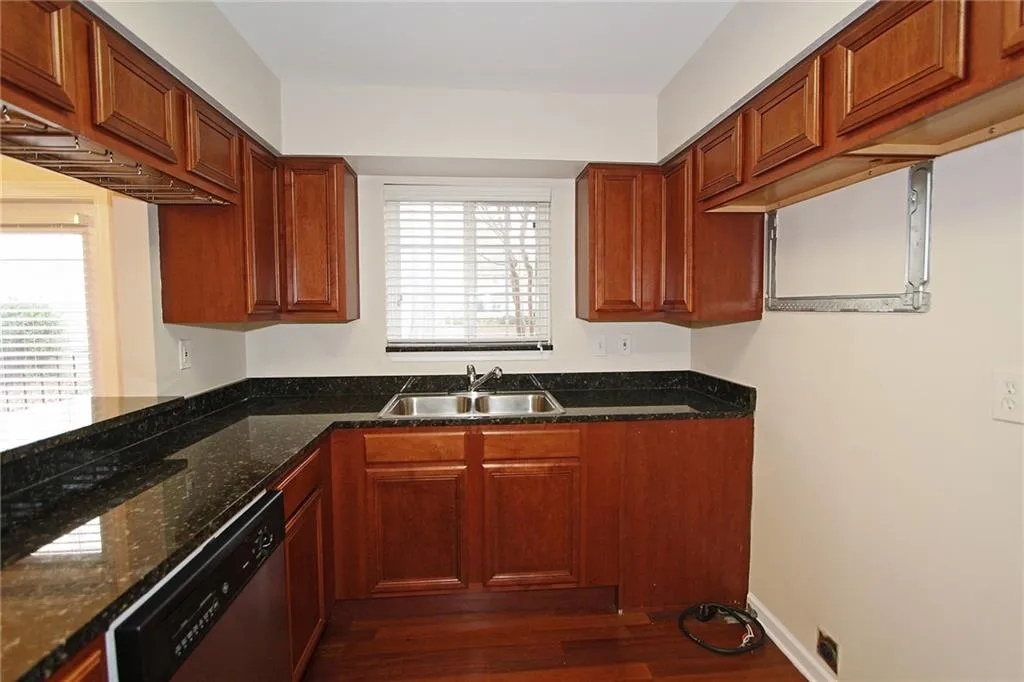 6940 Roswell Road Unit 18c, Atlanta, Georgia 30328, 1 Bedroom Bedrooms, ,1 BathroomBathrooms,Residential,Sold,6940 Roswell Road Unit 18c,5786416
