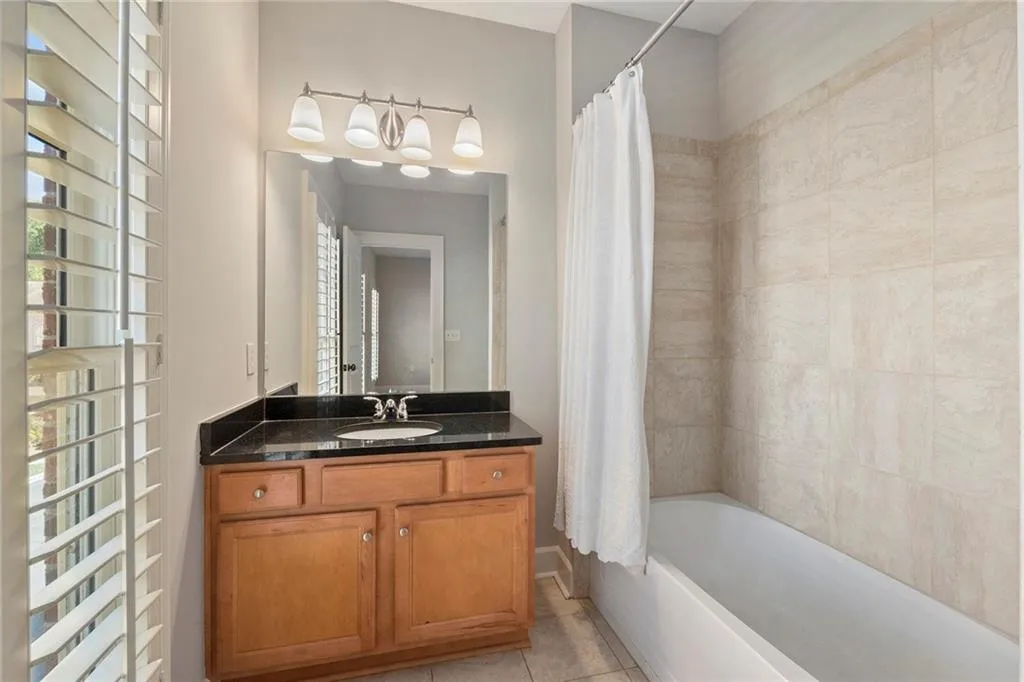 102 Riversgate Drive, Atlanta, Georgia 30339, 3 Bedrooms Bedrooms, ,3 BathroomsBathrooms,Residential,Sold,102 Riversgate Drive,6784185