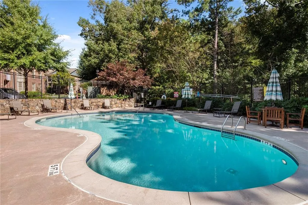 102 Riversgate Drive, Atlanta, Georgia 30339, 3 Bedrooms Bedrooms, ,3 BathroomsBathrooms,Residential,Sold,102 Riversgate Drive,6784185