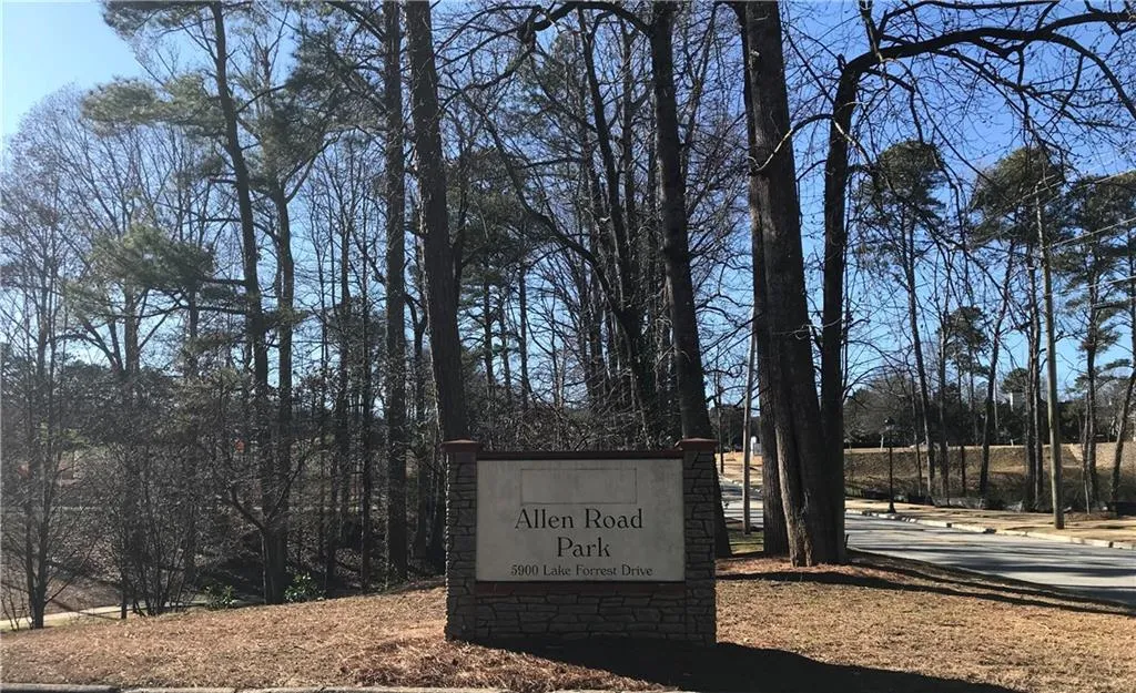 2020 Wheaton Way, Sandy Springs, Georgia 30328, 3 Bedrooms Bedrooms, ,4 BathroomsBathrooms,Residential,Sold,2020 Wheaton Way,5956088