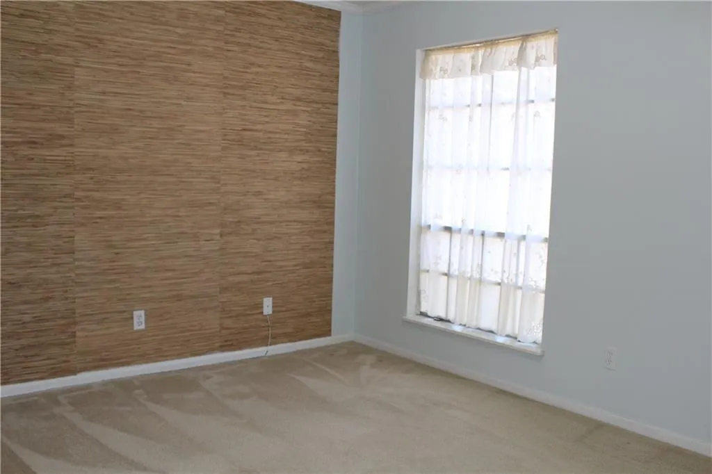 5571 Kingsport Drive Unit 19, Atlanta, Georgia 30342, 2 Bedrooms Bedrooms, ,1 BathroomBathrooms,Residential,Sold,5571 Kingsport Drive Unit 19,6545252