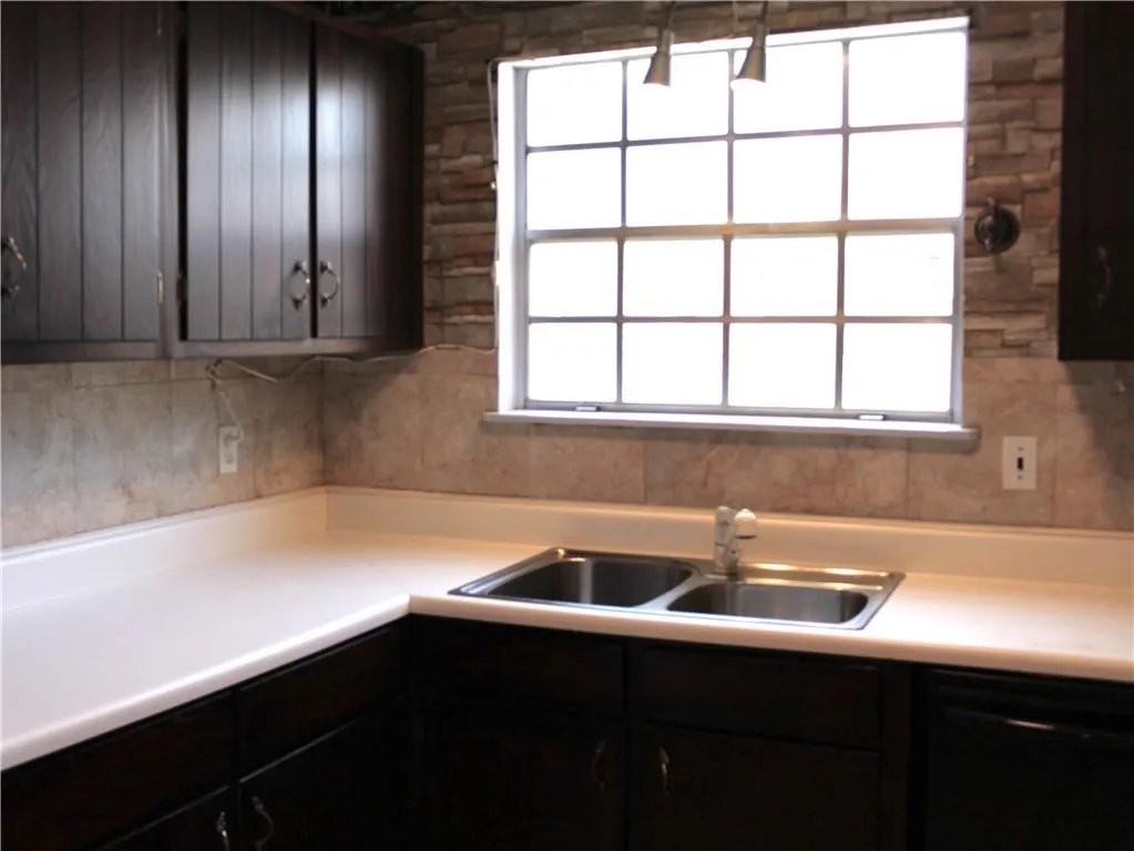 5571 Kingsport Drive Unit 19, Atlanta, Georgia 30342, 2 Bedrooms Bedrooms, ,1 BathroomBathrooms,Residential,Sold,5571 Kingsport Drive Unit 19,6545252