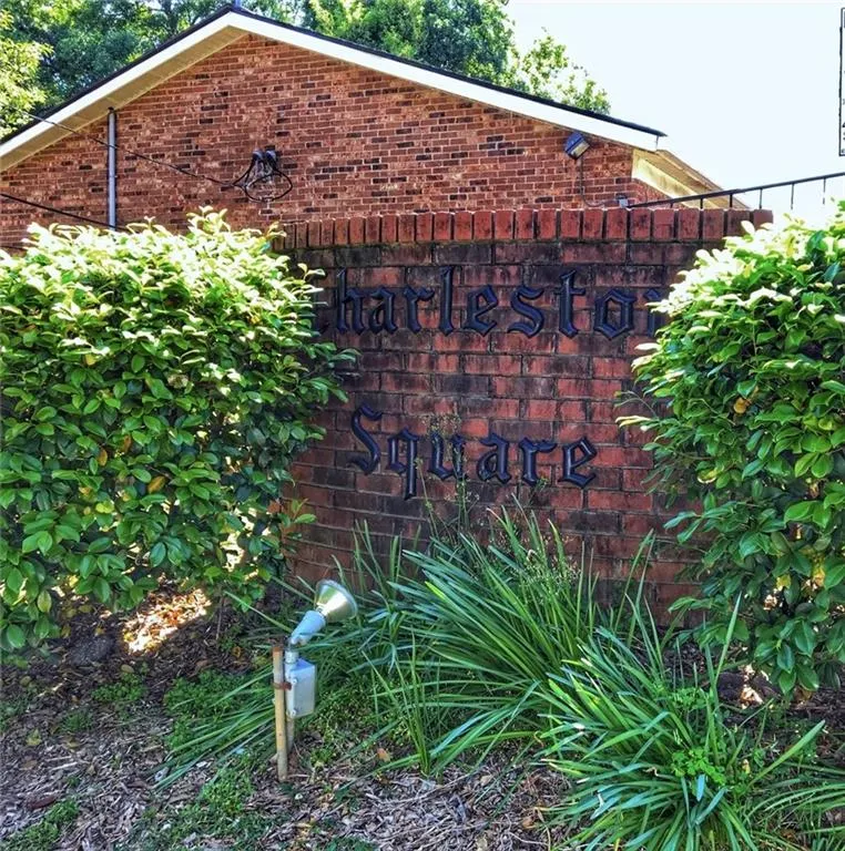 5571 Kingsport Drive Unit 19, Atlanta, Georgia 30342, 2 Bedrooms Bedrooms, ,1 BathroomBathrooms,Residential,Sold,5571 Kingsport Drive Unit 19,6545252