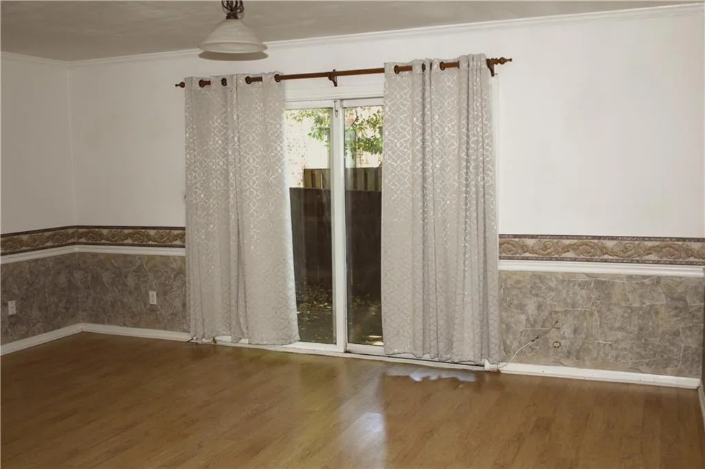 5571 Kingsport Drive Unit 19, Atlanta, Georgia 30342, 2 Bedrooms Bedrooms, ,1 BathroomBathrooms,Residential,Sold,5571 Kingsport Drive Unit 19,6545252