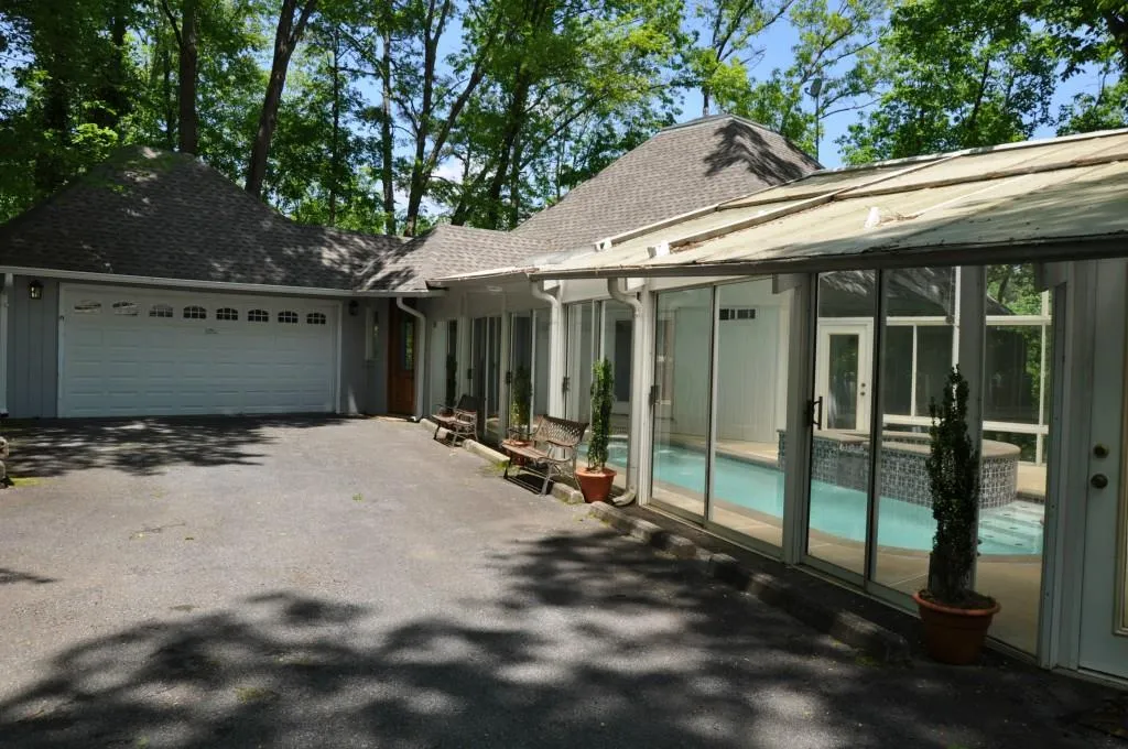 205 N Mill Court, Sandy Springs, Georgia 30328, 2 Bedrooms Bedrooms, ,2 BathroomsBathrooms,Residential,Sold,205 N Mill Court,5530760