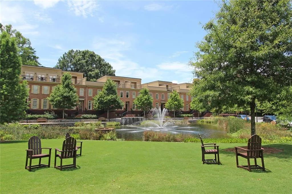 200 River Vista Drive Unit 121, Atlanta, Georgia 30339, 2 Bedrooms Bedrooms, ,2 BathroomsBathrooms,Residential,Sold,200 River Vista Drive Unit 121,5896095