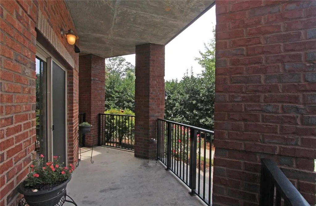 200 River Vista Drive Unit 121, Atlanta, Georgia 30339, 2 Bedrooms Bedrooms, ,2 BathroomsBathrooms,Residential,Sold,200 River Vista Drive Unit 121,5896095