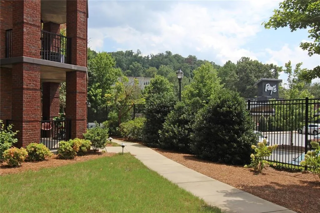 200 River Vista Drive Unit 121, Atlanta, Georgia 30339, 2 Bedrooms Bedrooms, ,2 BathroomsBathrooms,Residential,Sold,200 River Vista Drive Unit 121,5896095