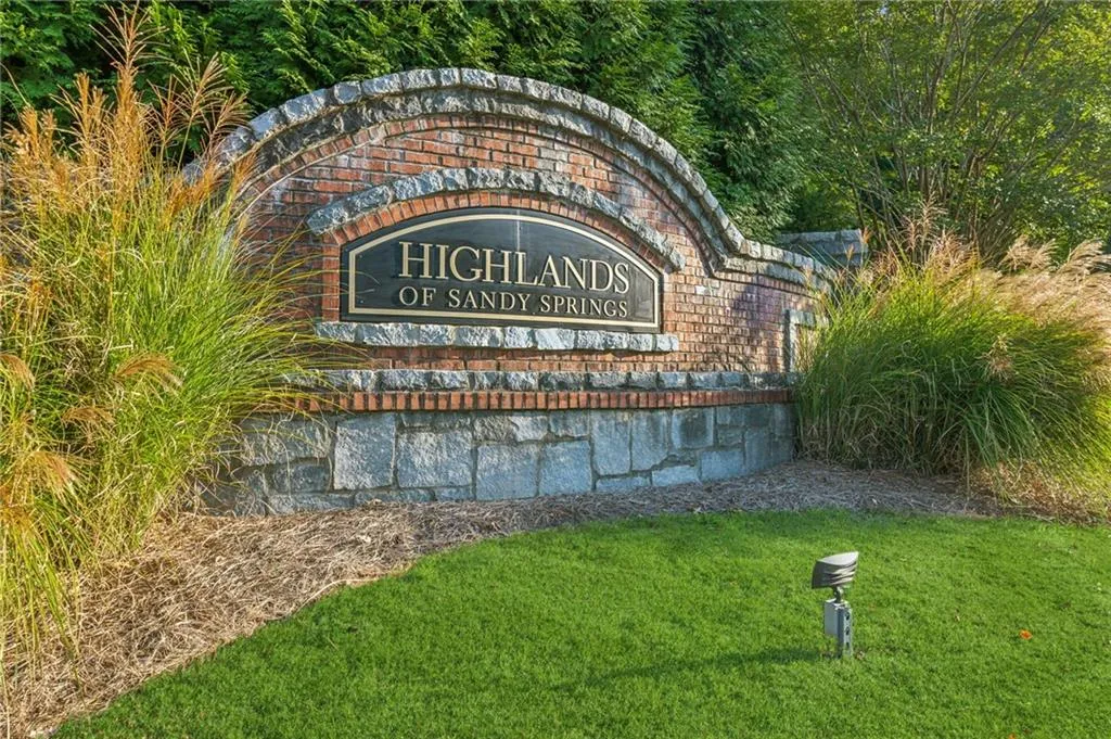 7315 Highland Bluff Unit #12, Atlanta, Georgia 30328, 3 Bedrooms Bedrooms, ,3 BathroomsBathrooms,Residential,Sold,7315 Highland Bluff Unit #12,7708582