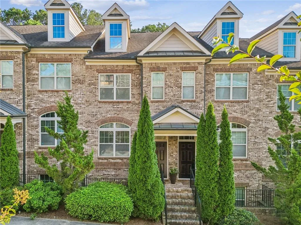 7315 Highland Bluff Unit #12, Atlanta, Georgia 30328, 3 Bedrooms Bedrooms, ,3 BathroomsBathrooms,Residential,For Sale,7315 Highland Bluff Unit #12,7708582