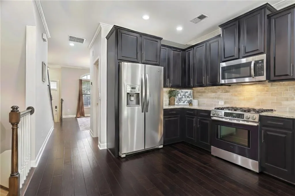 7315 Highland Bluff Unit #12, Atlanta, Georgia 30328, 3 Bedrooms Bedrooms, ,3 BathroomsBathrooms,Residential,Sold,7315 Highland Bluff Unit #12,7708582