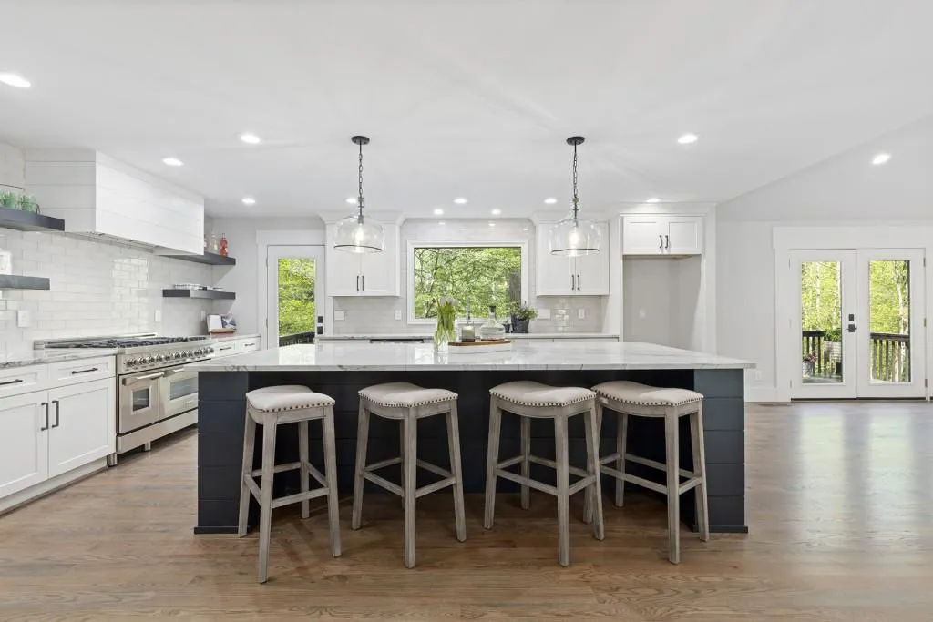 230 Mark Trail, Sandy Springs, Georgia 30328, 5 Bedrooms Bedrooms, ,4 BathroomsBathrooms,Residential,Sold,230 Mark Trail,6868878 230 Mark Trail, Sandy Springs, Georgia 30328, 5 Bedrooms Bedrooms, ,4 BathroomsBathrooms,Residential,Sold,230 Mark Trail,6868878