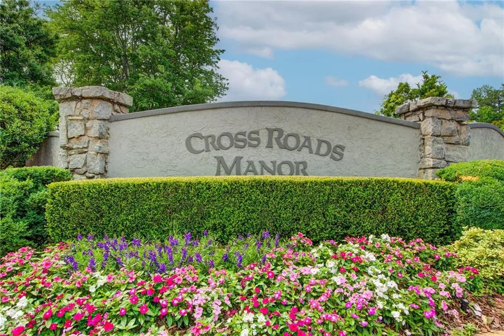 115 Cross Roads Court, Atlanta, Georgia 30327, 4 Bedrooms Bedrooms, ,4 BathroomsBathrooms,Residential,For Sale,115 Cross Roads Court,7589873
