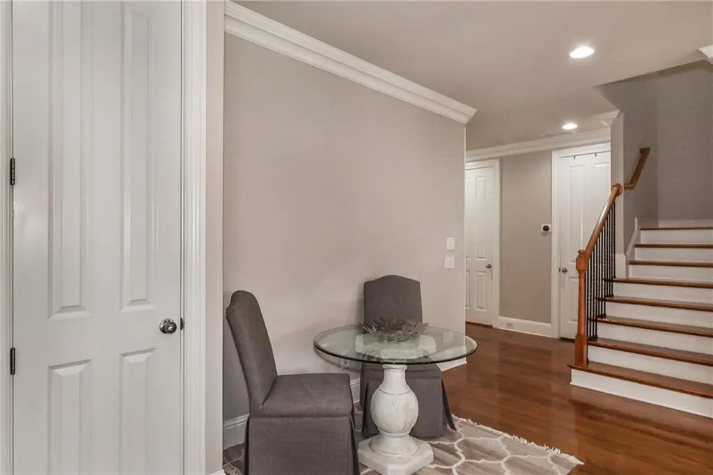 7975 Highland Bluff, Sandy Springs, Georgia 30328, 4 Bedrooms Bedrooms, ,3 BathroomsBathrooms,Residential,Sold,7975 Highland Bluff,6552959