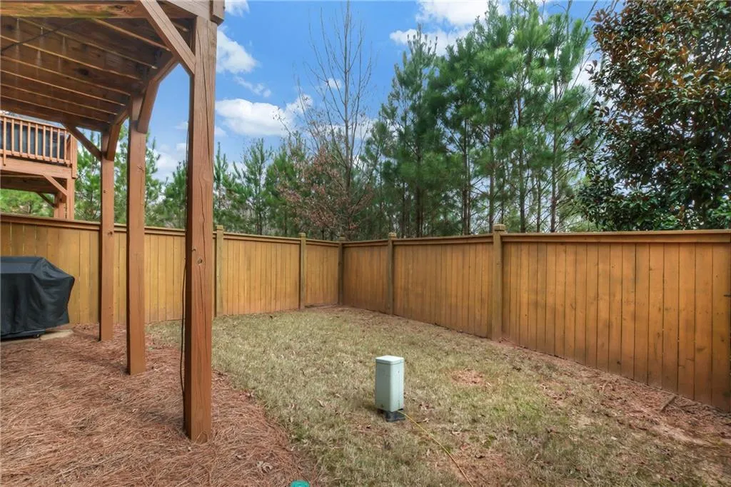 7975 Highland Bluff, Sandy Springs, Georgia 30328, 4 Bedrooms Bedrooms, ,3 BathroomsBathrooms,Residential,Sold,7975 Highland Bluff,6552959