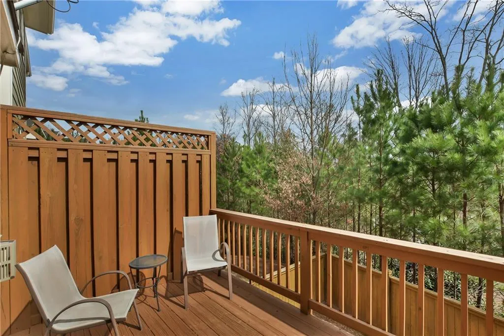 7975 Highland Bluff, Sandy Springs, Georgia 30328, 4 Bedrooms Bedrooms, ,3 BathroomsBathrooms,Residential,Sold,7975 Highland Bluff,6552959