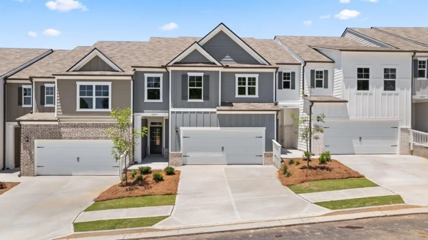 1809 Meadow Green Circle, Gainesville, Georgia 30501