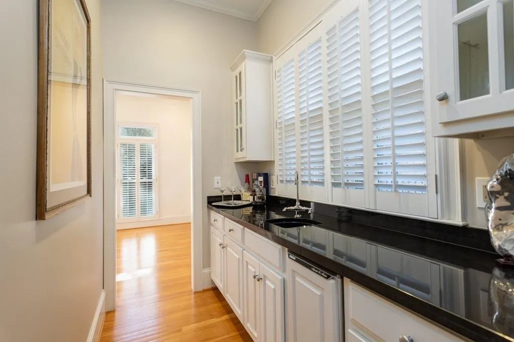4520 Crestwicke Pointe, Atlanta, Georgia 30319, 5 Bedrooms Bedrooms, ,5 BathroomsBathrooms,Residential,Sold,4520 Crestwicke Pointe,6514060