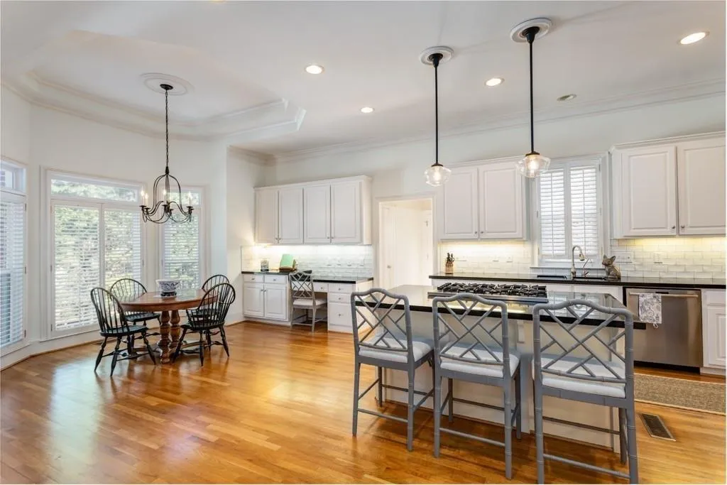 4520 Crestwicke Pointe, Atlanta, Georgia 30319, 5 Bedrooms Bedrooms, ,5 BathroomsBathrooms,Residential,Sold,4520 Crestwicke Pointe,6514060