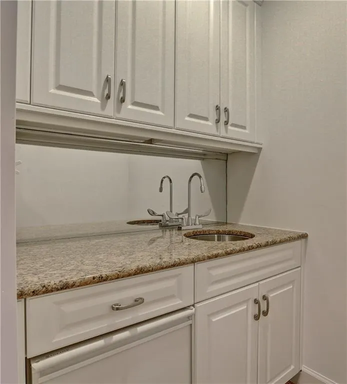 6280 Blackwater Trail, Sandy Springs, Georgia 30328, 5 Bedrooms Bedrooms, ,3 BathroomsBathrooms,Residential,Sold,6280 Blackwater Trail,5839868