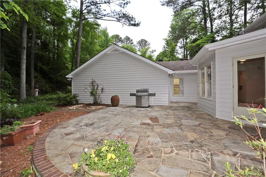 6280 Blackwater Trail, Sandy Springs, Georgia 30328, 5 Bedrooms Bedrooms, ,3 BathroomsBathrooms,Residential,Sold,6280 Blackwater Trail,5839868