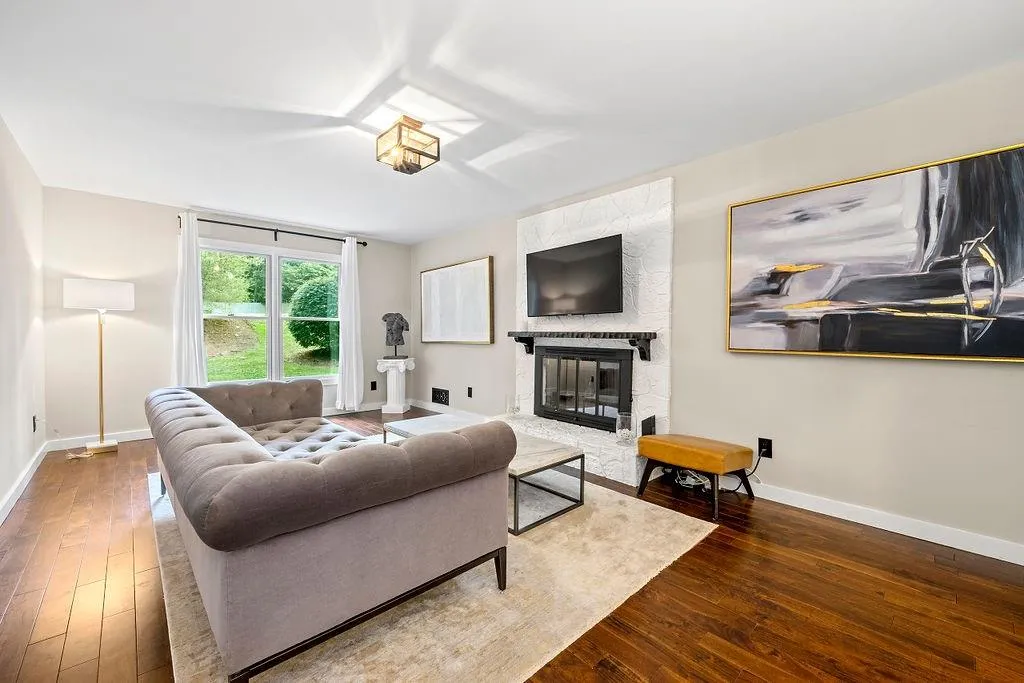 7520 Winters Chapel Road, Sandy Springs, Georgia 30350, 4 Bedrooms Bedrooms, ,2 BathroomsBathrooms,Residential,Sold,7520 Winters Chapel Road,7178143