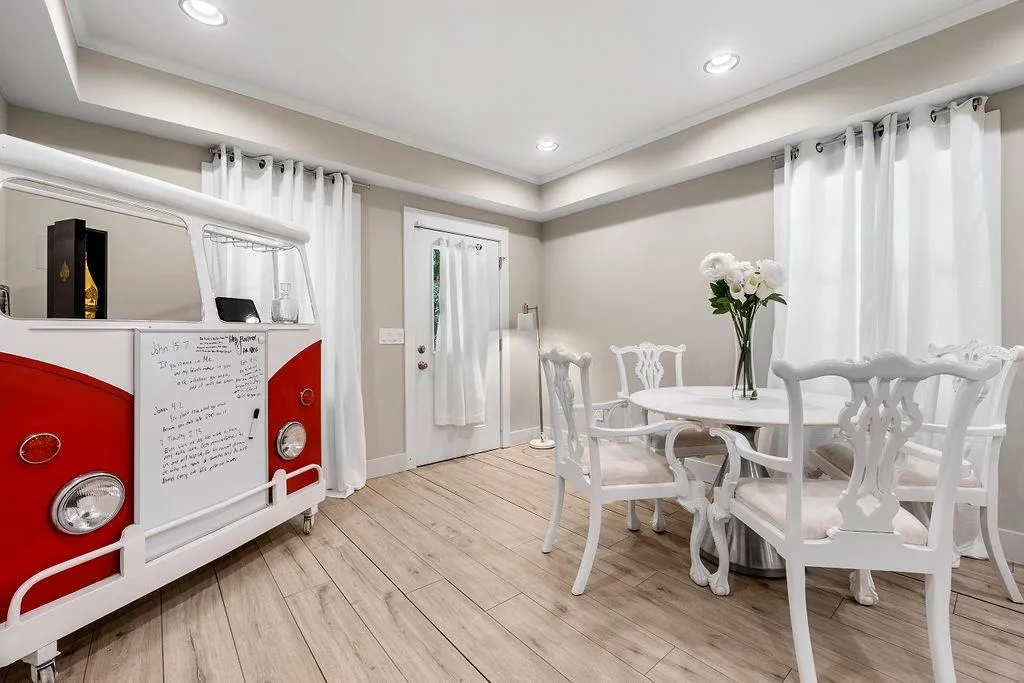 7520 Winters Chapel Road, Sandy Springs, Georgia 30350, 4 Bedrooms Bedrooms, ,2 BathroomsBathrooms,Residential,Sold,7520 Winters Chapel Road,7178143