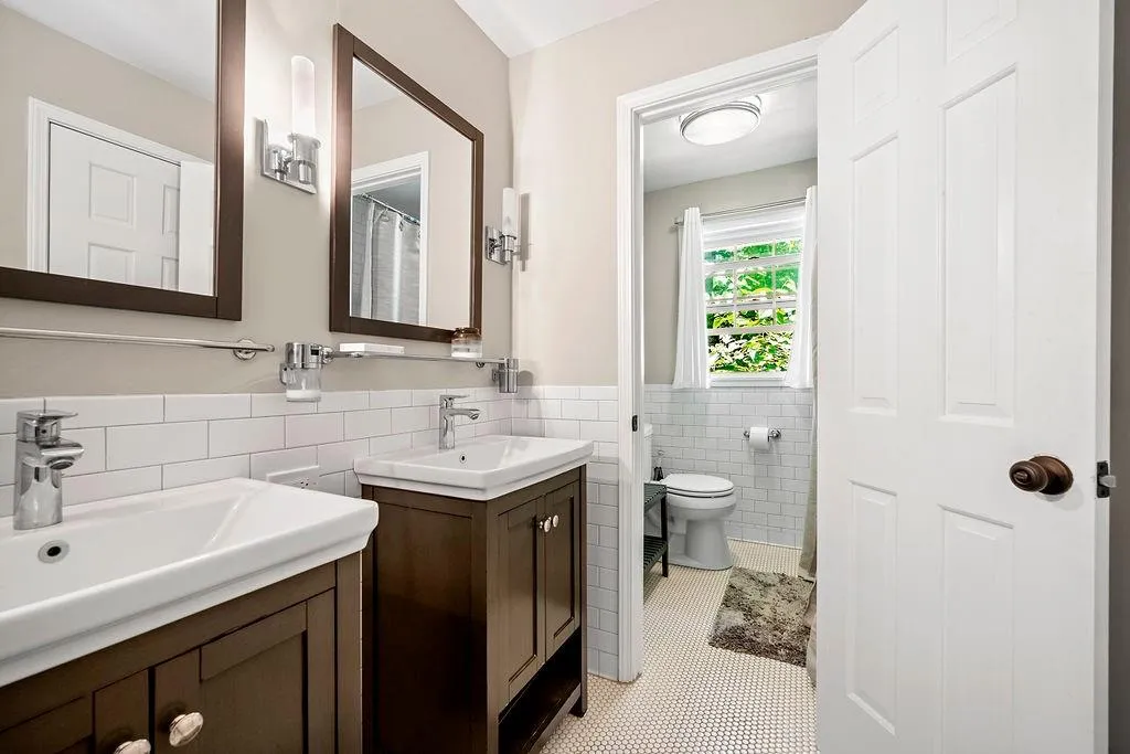 7520 Winters Chapel Road, Sandy Springs, Georgia 30350, 4 Bedrooms Bedrooms, ,2 BathroomsBathrooms,Residential,Sold,7520 Winters Chapel Road,7178143