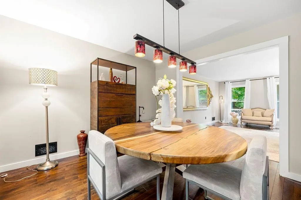 7520 Winters Chapel Road, Sandy Springs, Georgia 30350, 4 Bedrooms Bedrooms, ,2 BathroomsBathrooms,Residential,Sold,7520 Winters Chapel Road,7178143