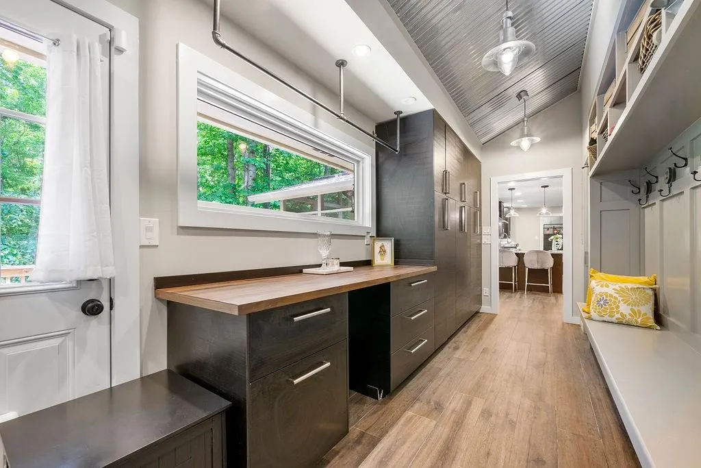 7520 Winters Chapel Road, Sandy Springs, Georgia 30350, 4 Bedrooms Bedrooms, ,2 BathroomsBathrooms,Residential,Sold,7520 Winters Chapel Road,7178143