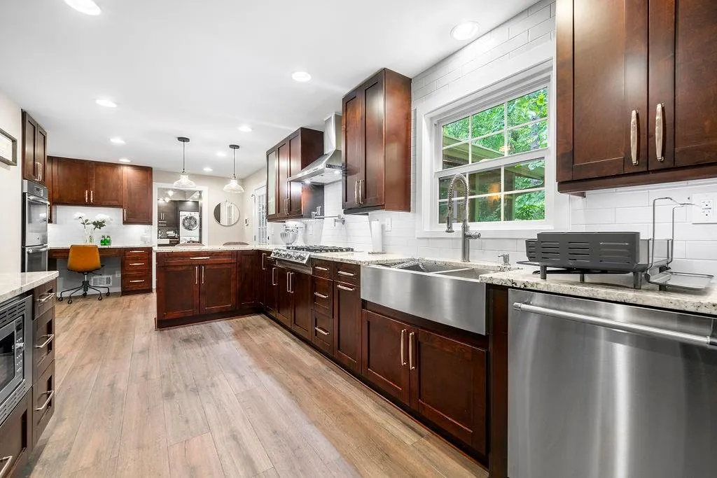 7520 Winters Chapel Road, Sandy Springs, Georgia 30350, 4 Bedrooms Bedrooms, ,2 BathroomsBathrooms,Residential,Sold,7520 Winters Chapel Road,7178143