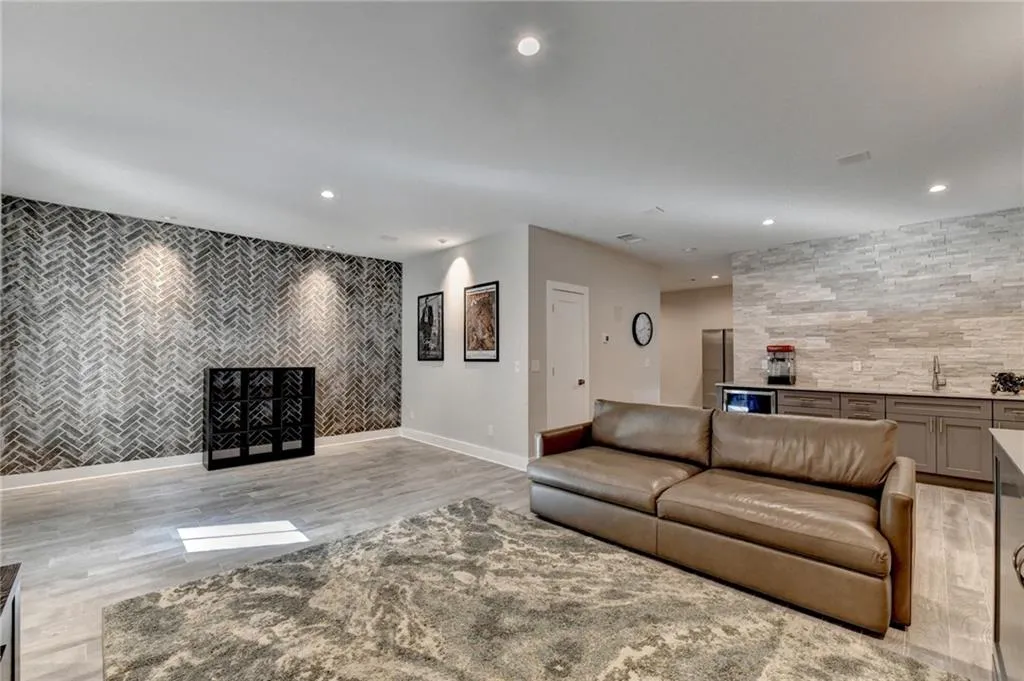 6770 Cadence Boulevard, Atlanta, Georgia 30328, 3 Bedrooms Bedrooms, ,4 BathroomsBathrooms,Residential,Sold,6770 Cadence Boulevard,7512963