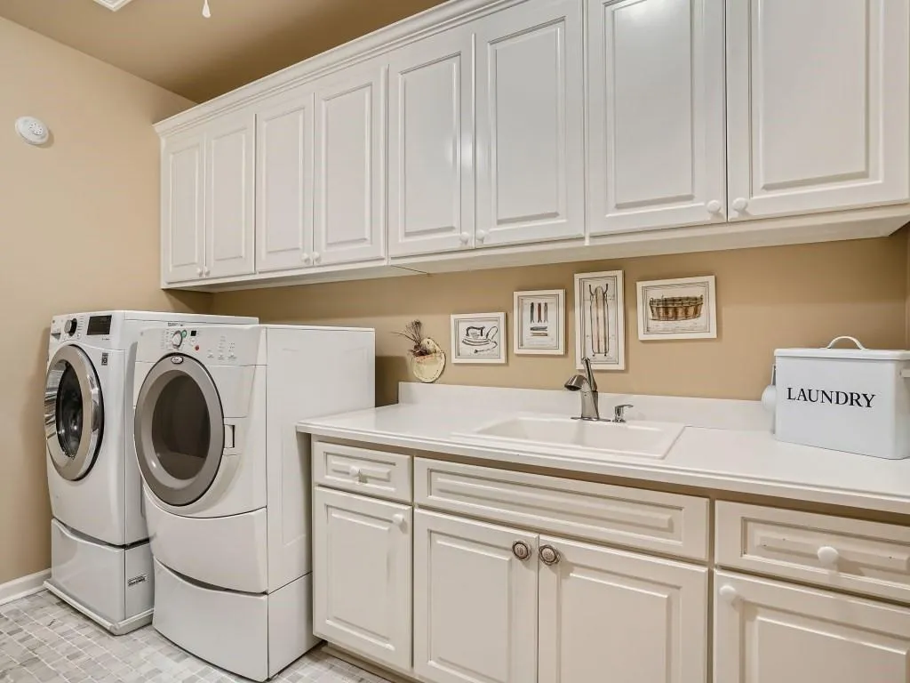 463 Meadow Watch Lane, Sandy Springs, Georgia 30350, 6 Bedrooms Bedrooms, ,6 BathroomsBathrooms,Residential,Sold,463 Meadow Watch Lane,7264173