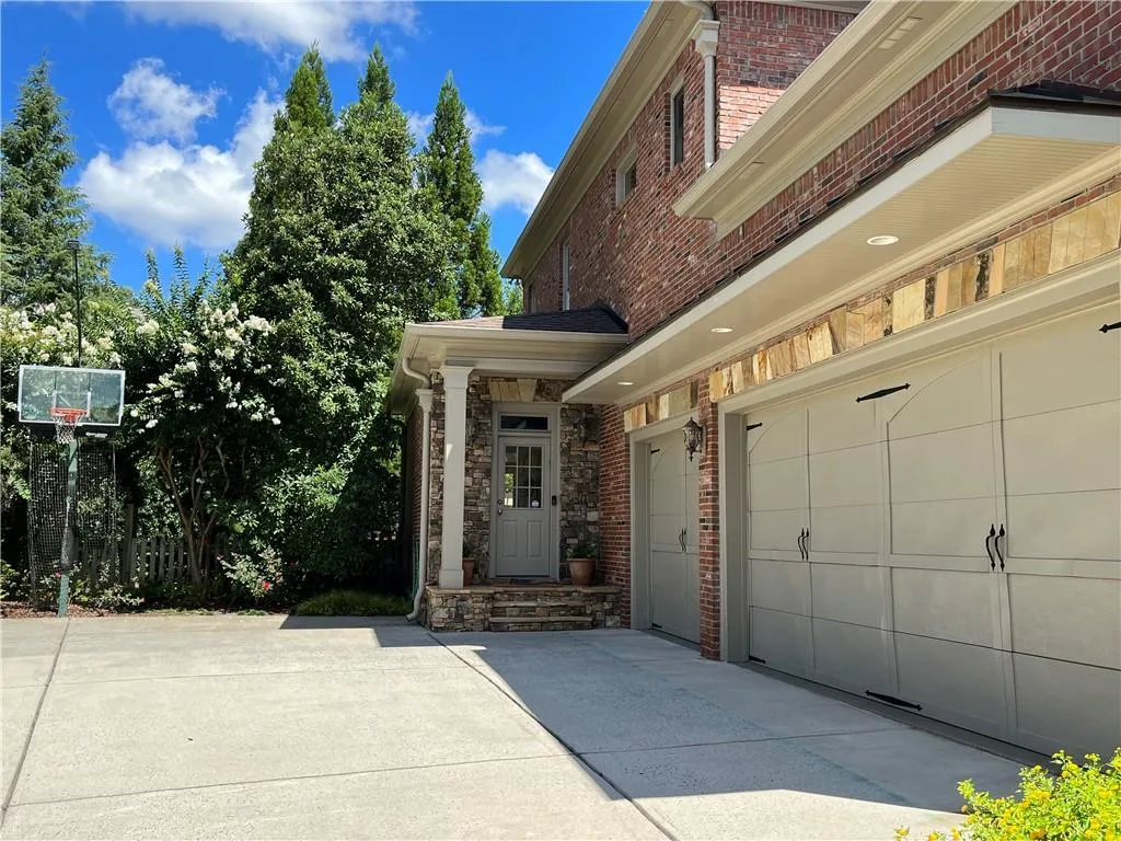 463 Meadow Watch Lane, Sandy Springs, Georgia 30350, 6 Bedrooms Bedrooms, ,6 BathroomsBathrooms,Residential,Sold,463 Meadow Watch Lane,7264173