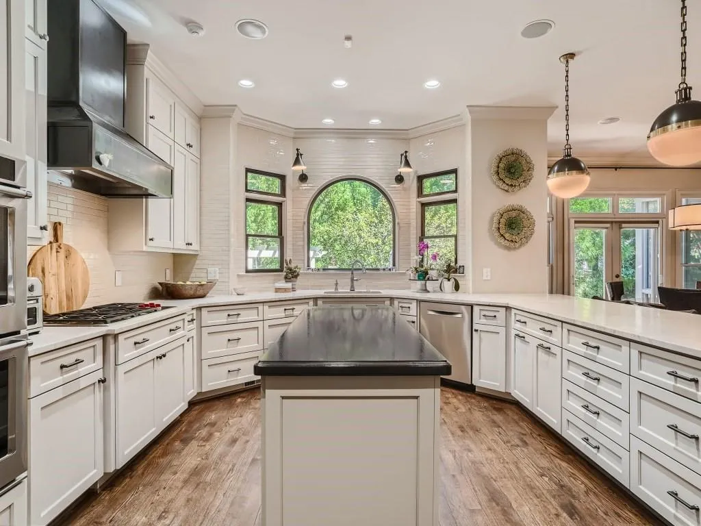 463 Meadow Watch Lane, Sandy Springs, Georgia 30350, 6 Bedrooms Bedrooms, ,6 BathroomsBathrooms,Residential,Sold,463 Meadow Watch Lane,7264173