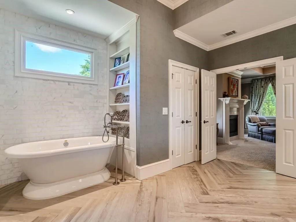 463 Meadow Watch Lane, Sandy Springs, Georgia 30350, 6 Bedrooms Bedrooms, ,6 BathroomsBathrooms,Residential,Sold,463 Meadow Watch Lane,7264173