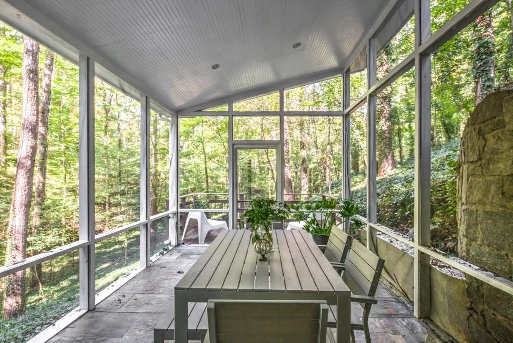 5320 Mount Vernon Parkway, Atlanta, Georgia 30327, 4 Bedrooms Bedrooms, ,3 BathroomsBathrooms,Residential,Sold,5320 Mount Vernon Parkway,5614039