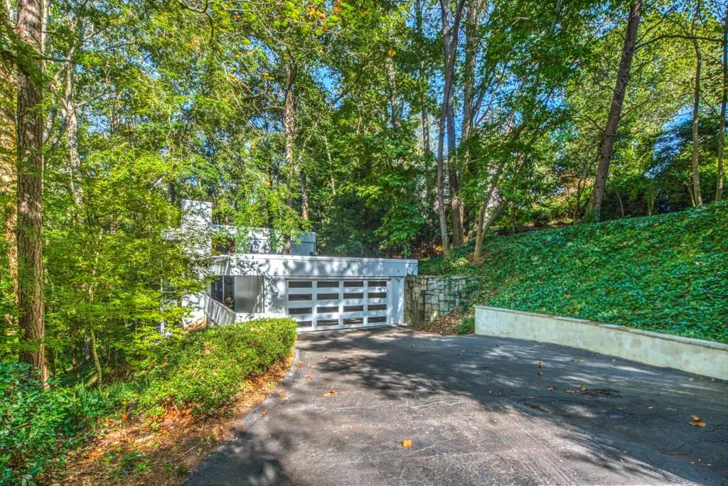 5320 Mount Vernon Parkway, Atlanta, Georgia 30327, 4 Bedrooms Bedrooms, ,3 BathroomsBathrooms,Residential,Sold,5320 Mount Vernon Parkway,5614039