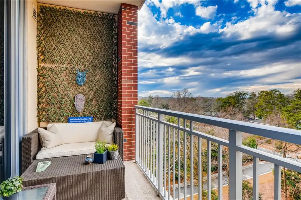 1820 Peachtree Street Nw Unit 811, Atlanta, Georgia 30309, 2 Bedrooms Bedrooms, 0 ,2 BathroomsBathrooms,Residential,For Sale,1820 Peachtree Street Nw Unit 811,7811279