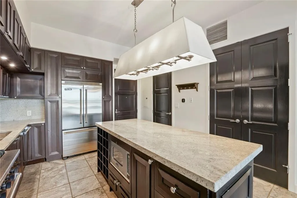 1820 Peachtree Street Nw Unit 811, Atlanta, Georgia 30309, 2 Bedrooms Bedrooms, 0 ,2 BathroomsBathrooms,Residential,For Sale,1820 Peachtree Street Nw Unit 811,7811279