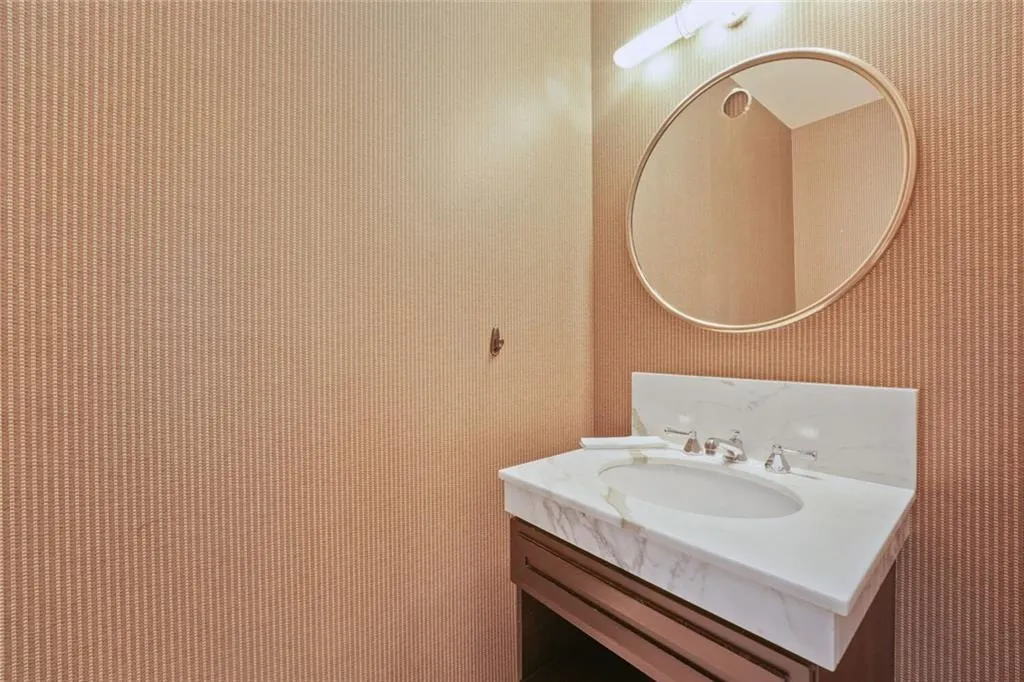 1820 Peachtree Street Nw Unit 811, Atlanta, Georgia 30309, 2 Bedrooms Bedrooms, 0 ,2 BathroomsBathrooms,Residential,For Sale,1820 Peachtree Street Nw Unit 811,7811279
