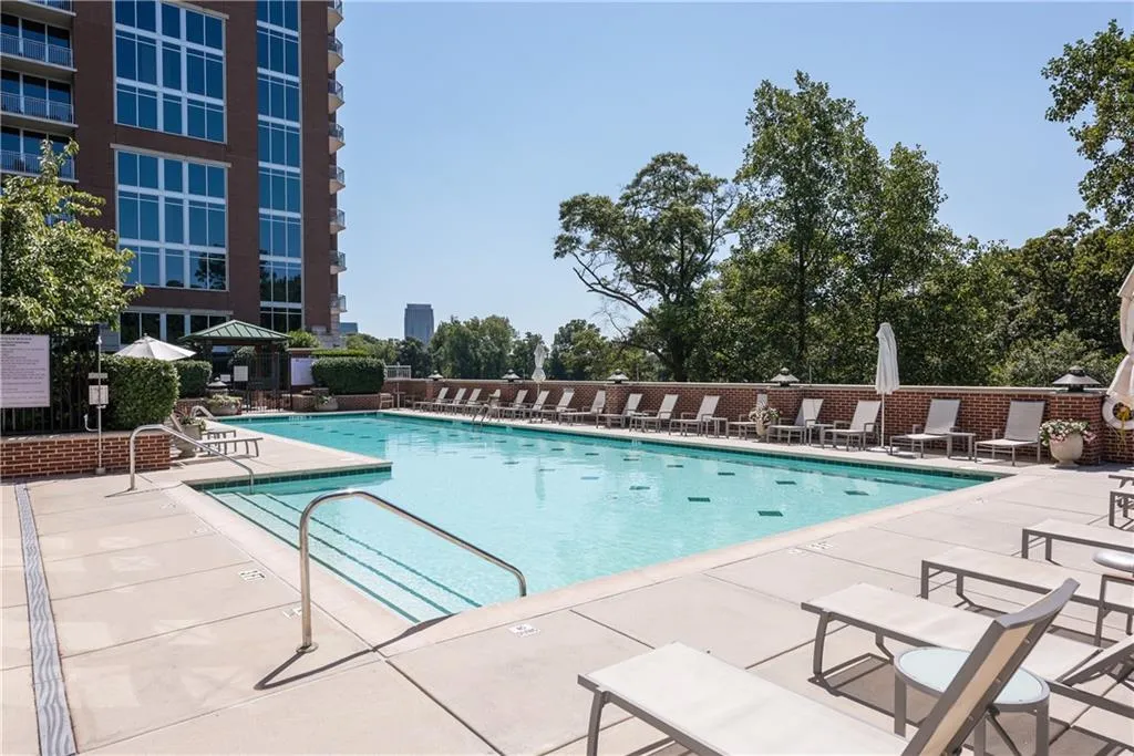 1820 Peachtree Street Nw Unit 811, Atlanta, Georgia 30309, 2 Bedrooms Bedrooms, 0 ,2 BathroomsBathrooms,Residential,For Sale,1820 Peachtree Street Nw Unit 811,7811279