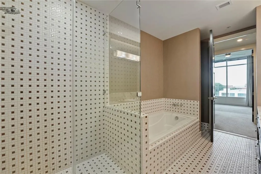 1820 Peachtree Street Nw Unit 811, Atlanta, Georgia 30309, 2 Bedrooms Bedrooms, 0 ,2 BathroomsBathrooms,Residential,For Sale,1820 Peachtree Street Nw Unit 811,7811279