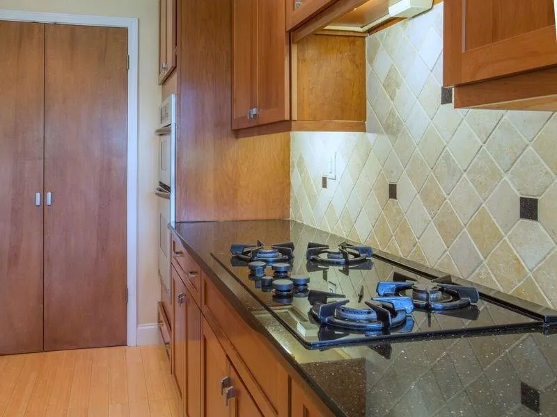 8975 Ridgemont Drive, Sandy Springs, Georgia 30350, 5 Bedrooms Bedrooms, ,5 BathroomsBathrooms,Residential,Sold,8975 Ridgemont Drive,5727231